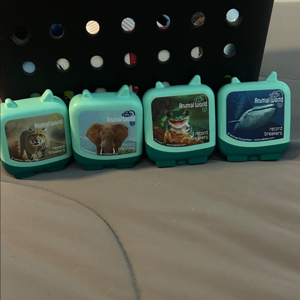 Animal World Record Breakers Toy Set - Teal